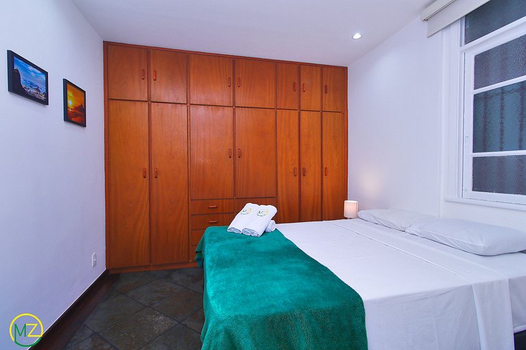 Lindo sala e quarto, pé na areia em Ipanema