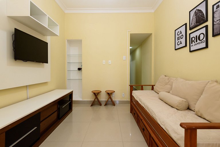 modern and cheap rental apartment in copacabana for 4 person