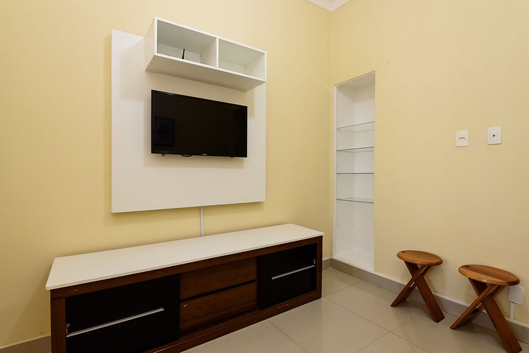 modern and cheap rental apartment in copacabana for 4 person