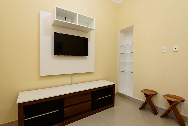 modern and cheap rental apartment in copacabana for 4 person