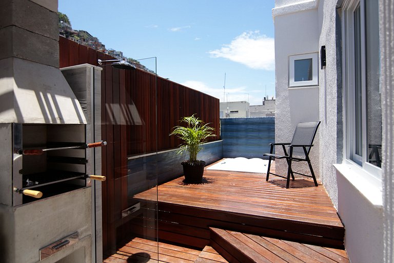 Penthouse with terrace, BBQ and jacuzzi